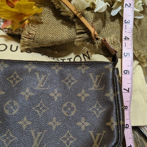 Vintage Petite Monogram - Picture 3 of 16